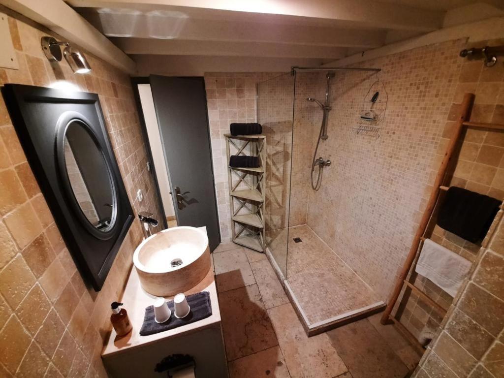 Ferienwohnung Un Coin De Luberon LʼIsle-sur-la-Sorgue Exterior foto