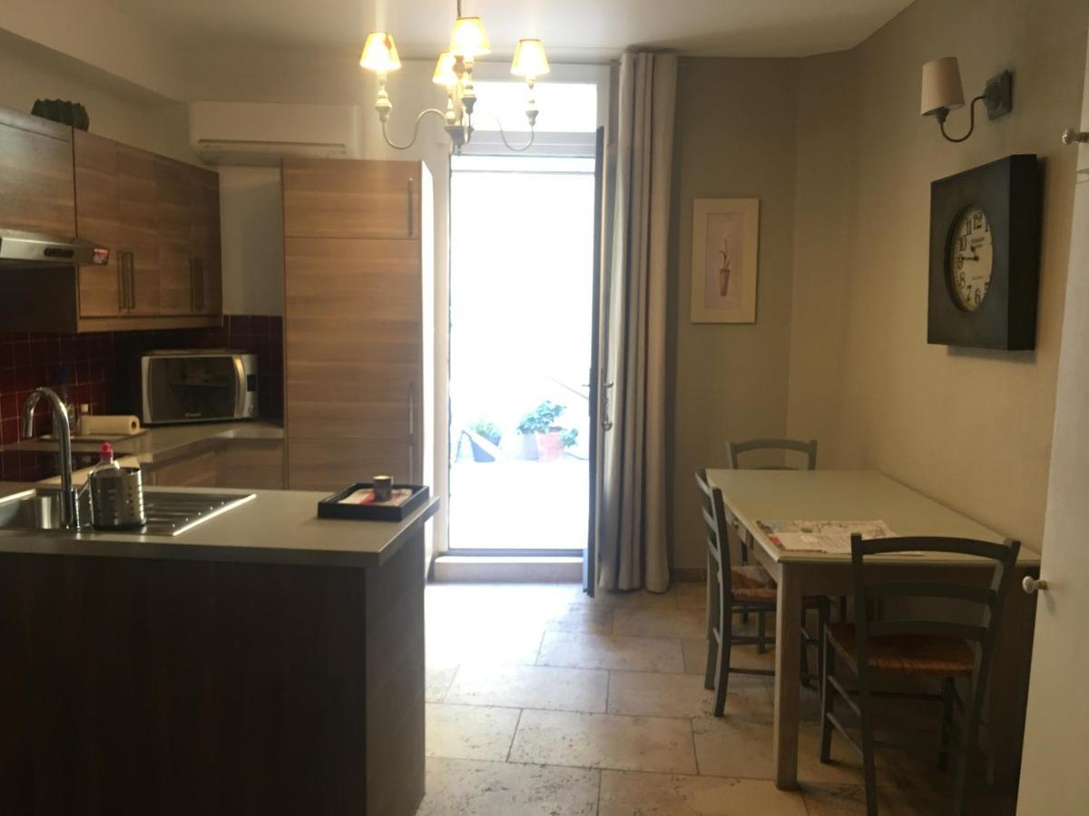 Ferienwohnung Un Coin De Luberon LʼIsle-sur-la-Sorgue Exterior foto