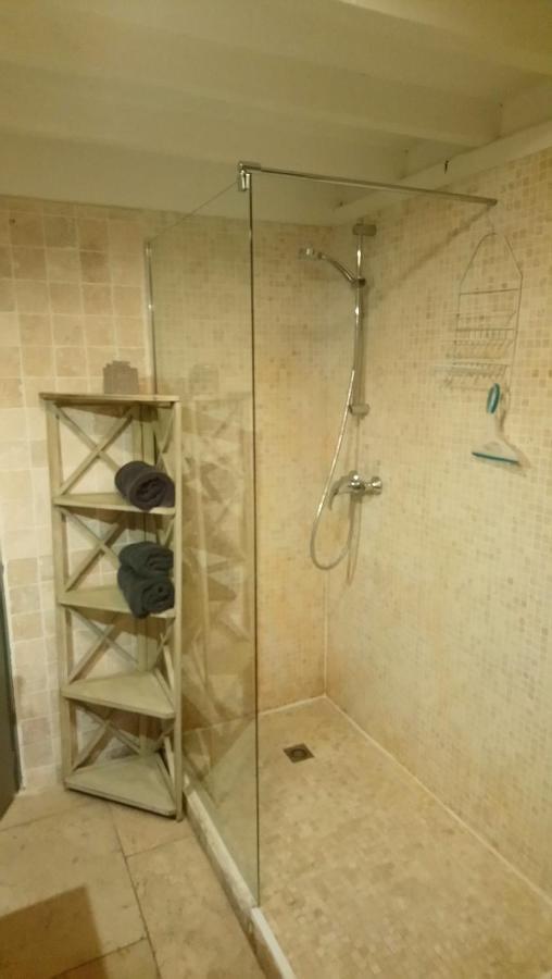 Ferienwohnung Un Coin De Luberon LʼIsle-sur-la-Sorgue Exterior foto